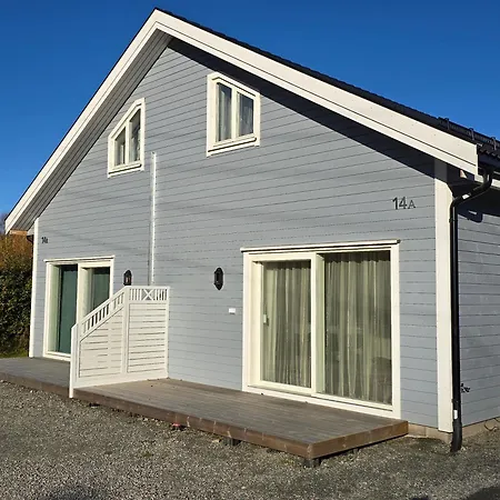 Cozy & Stylish Half-house In The Heart Of