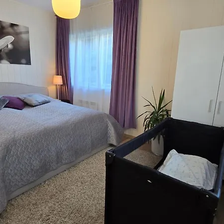 Apartamento Cozy & Stylish Half-house In The Heart Of Eidsvoll