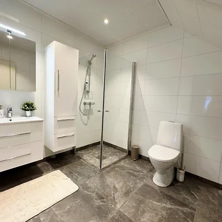 Cozy & Stylish Half-house In The Heart Of Apartamento Eidsvoll