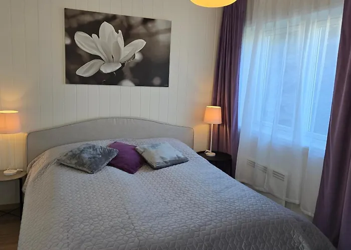 Cozy & Stylish Half-house In The Heart Of Apartamento Eidsvoll